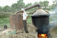 Traditional distillation apparatus