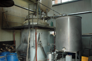 Industrial distillation apparatus